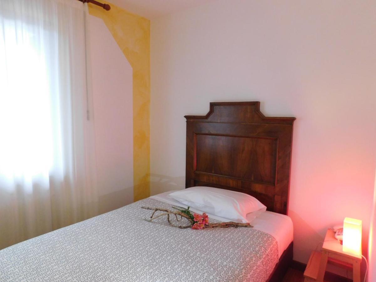 Albergo Alla Posta Anduins Exteriör bild